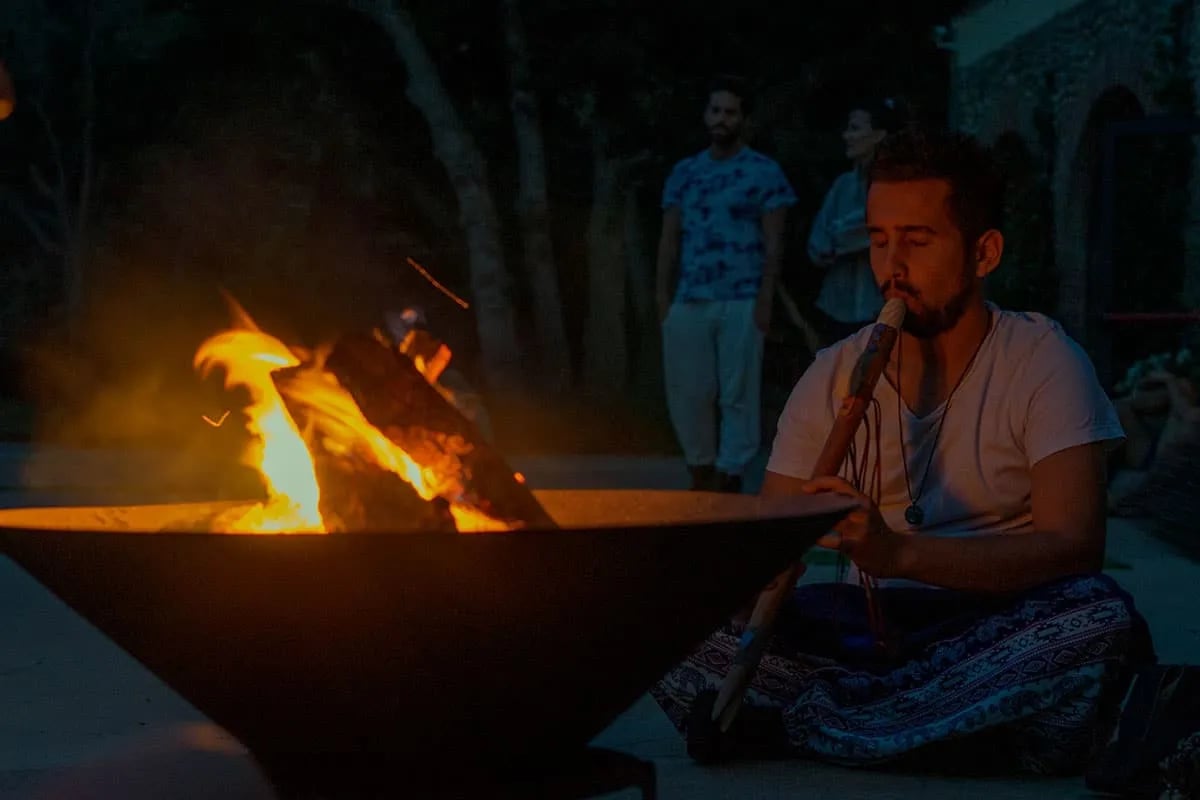 4-dagars holistisk ayahuasca-retreat – Petit Comitè-utgåva med Nilton Santi