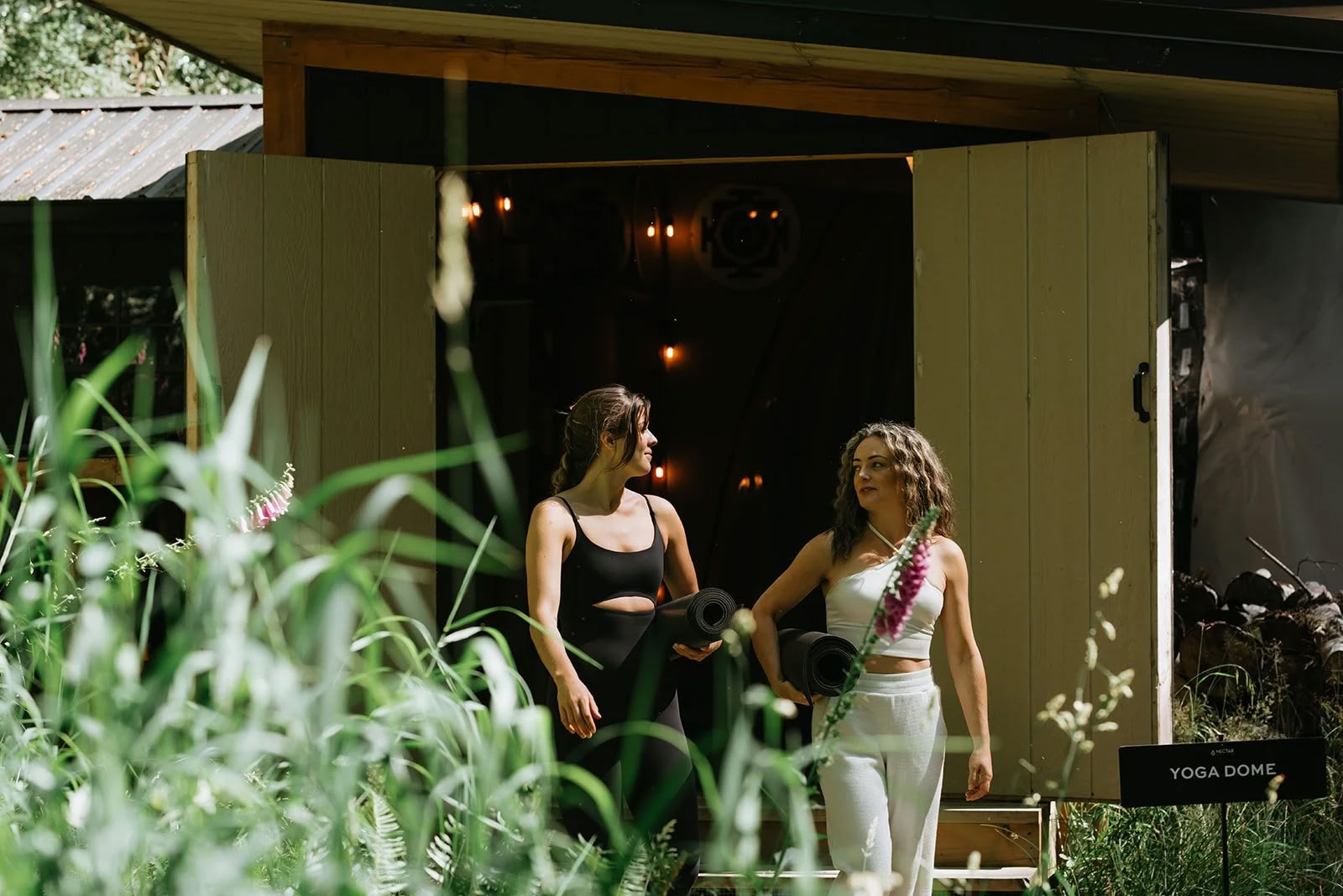 Måndagsmorgonens flödesklass för gemenskapen | Nectar Yoga på Bowen Island — Nectar Yoga