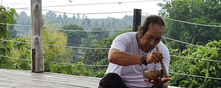 Privat flytande meditation för läkning