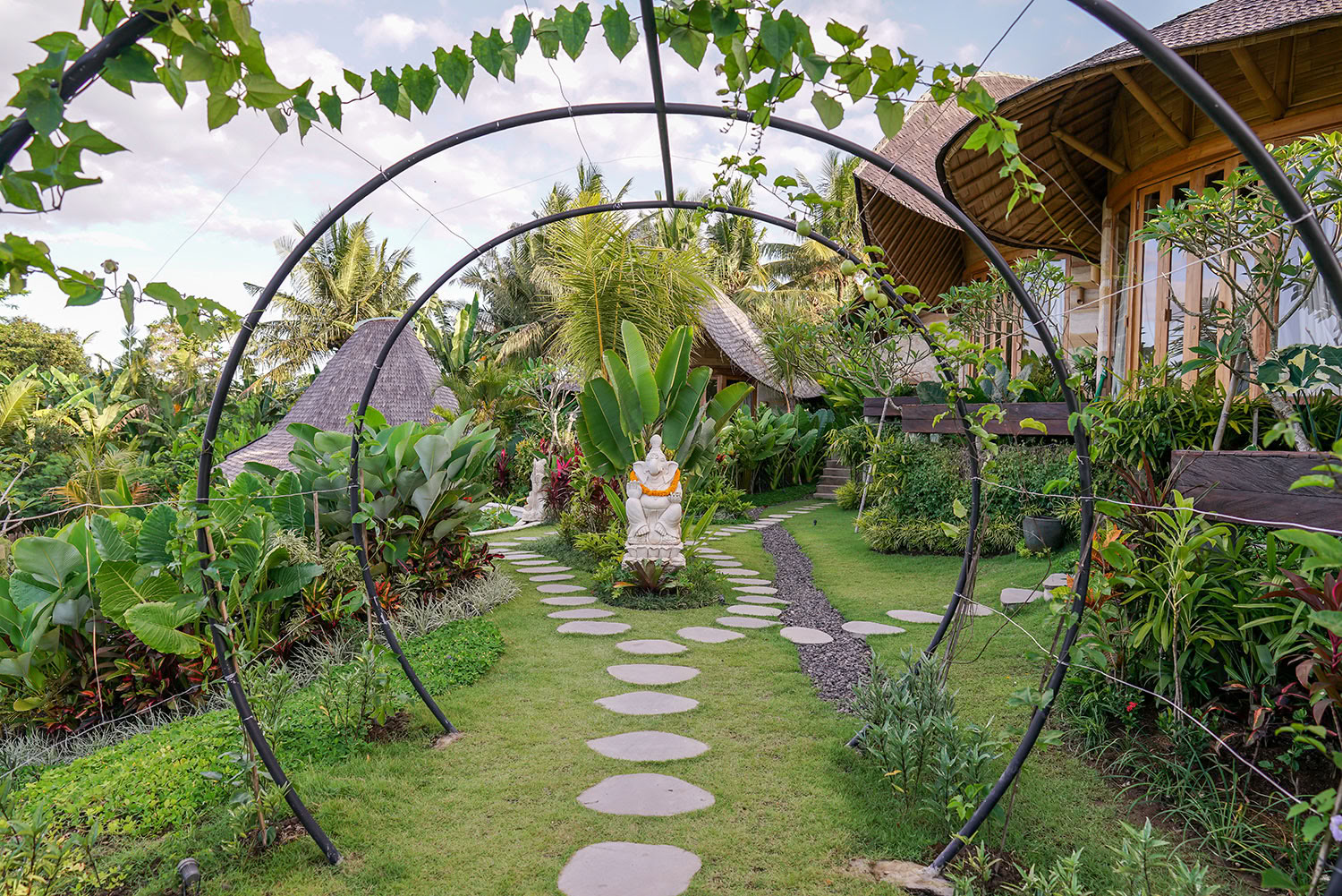 ”Kom ihåg dig själv” kvinnligt ekowellness-retreat, Bali 2026