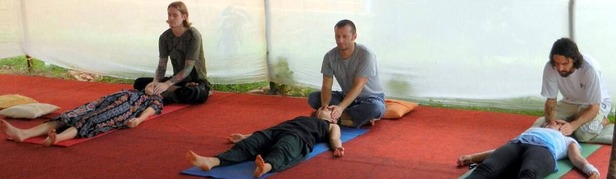 Reikiutbildning / Reiki-healingretreat i Indien