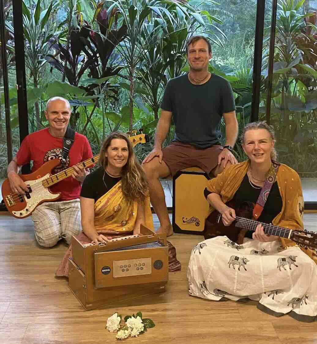 Att lära sig leda kirtan" fördjupning
