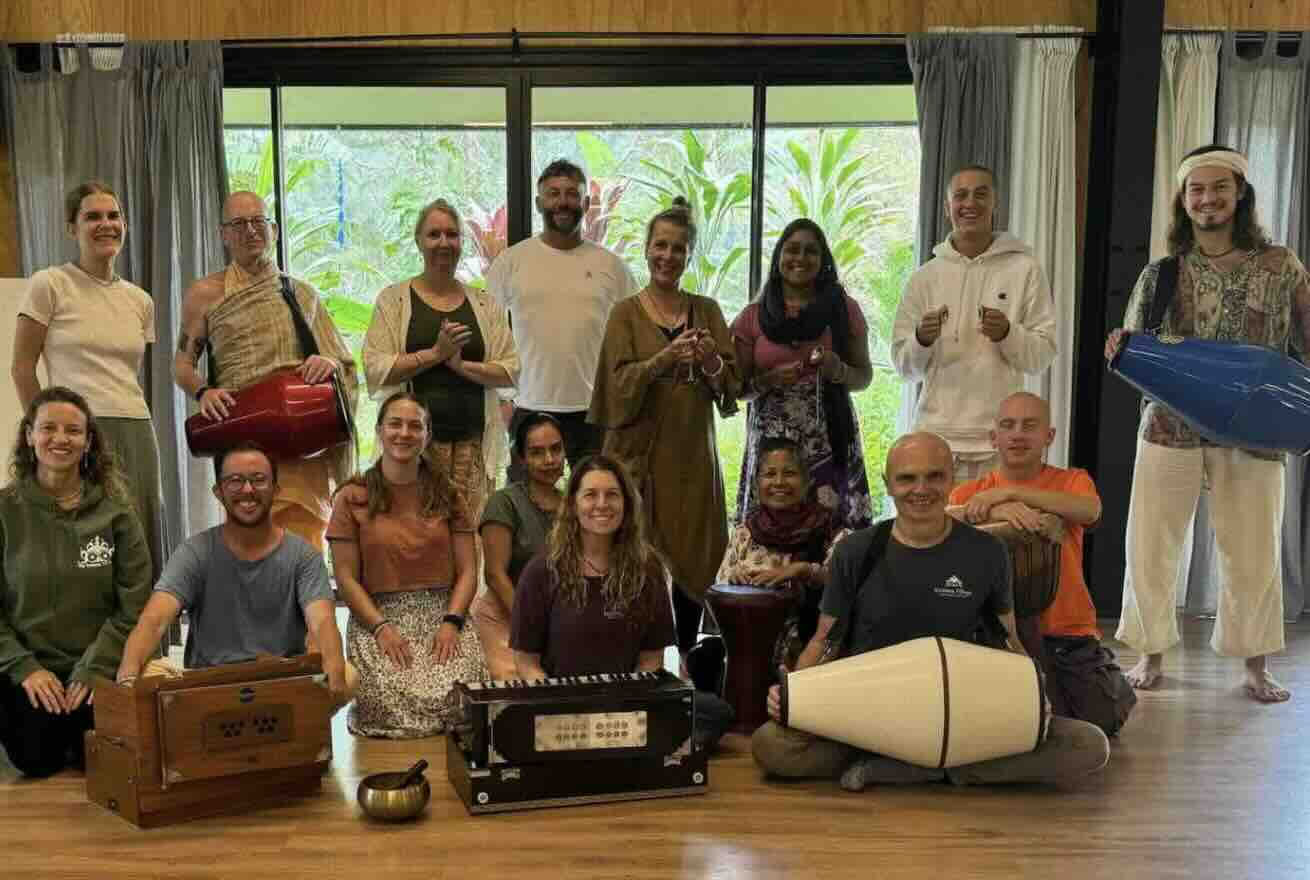 Att lära sig leda kirtan" fördjupning