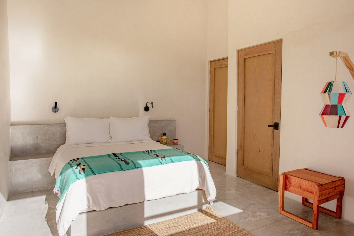 RISE exklusiva yogaretreat för lärare: praktisk assistentträning och retreat med Kate Moon