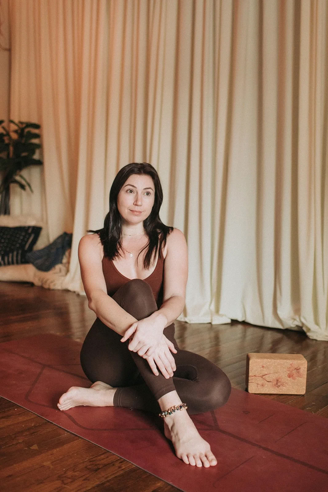 RISE exklusiva yogaretreat för lärare: praktisk assistentträning och retreat med Kate Moon