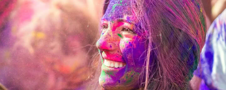 Spirit of the Himalayas"-turné + Holi-festival i Indien
