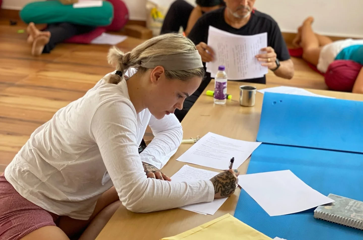 100-timmars yogalärarutbildning i Rishikesh, Indien – maj 2026