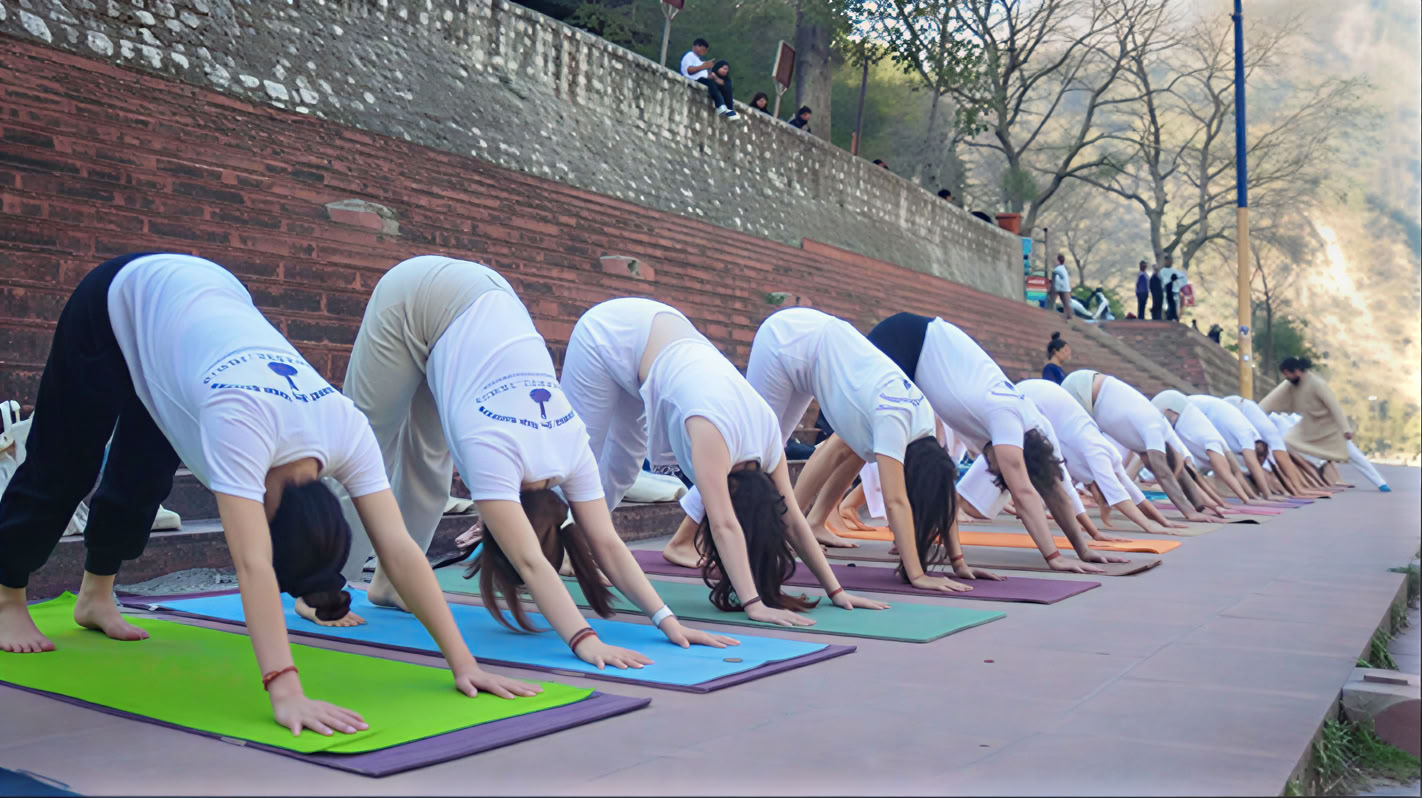 200-timmars yogalärarutbildning i Rishikesh – 1 juni till 26 juni 2026