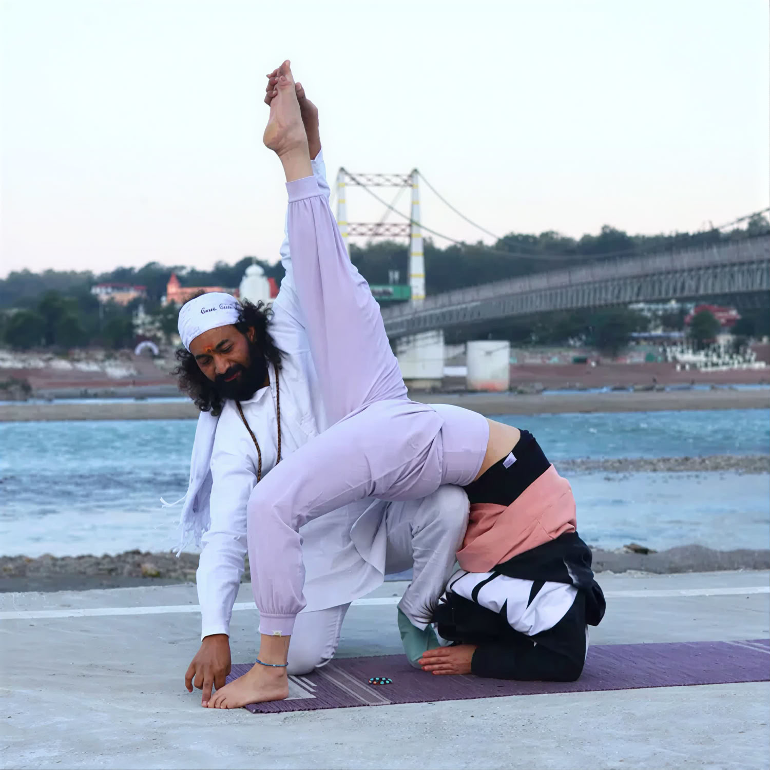 200-timmars yogalärarutbildning i Rishikesh – 2 aug till 27 aug 2026