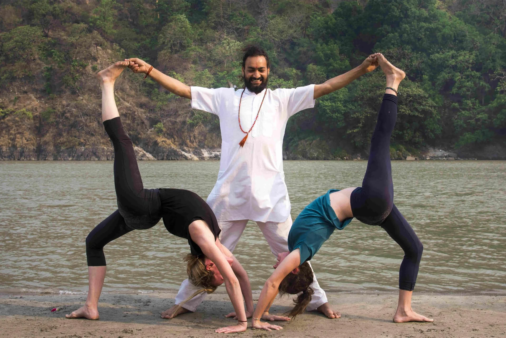 200-timmars yogalärarutbildning i Rishikesh – 2 aug till 27 aug 2026