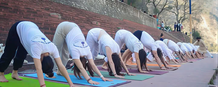 200-timmars yogalärarutbildning i Rishikesh – 4 okt till 29 okt 2026