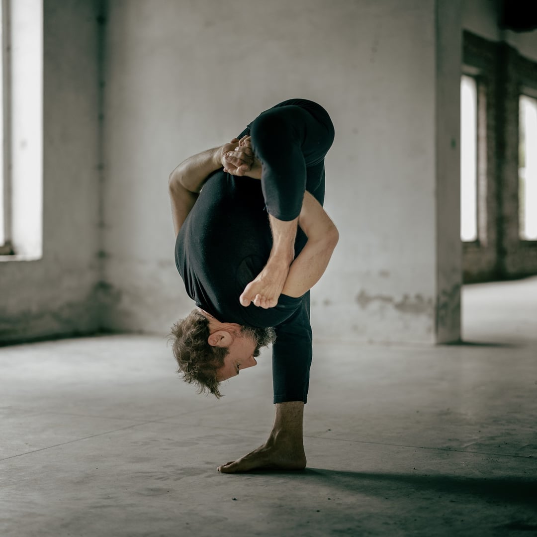 Svart lotus yoga-immersion