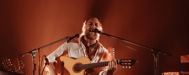 Levande musik med HOLLOWAY