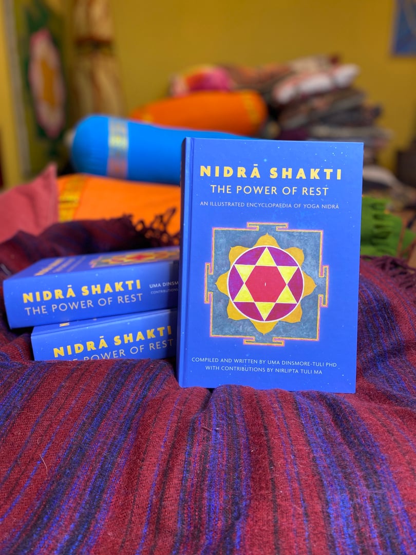 Total Yoga Nidra-lärarutbildning – online (3 timmars kvällspass)