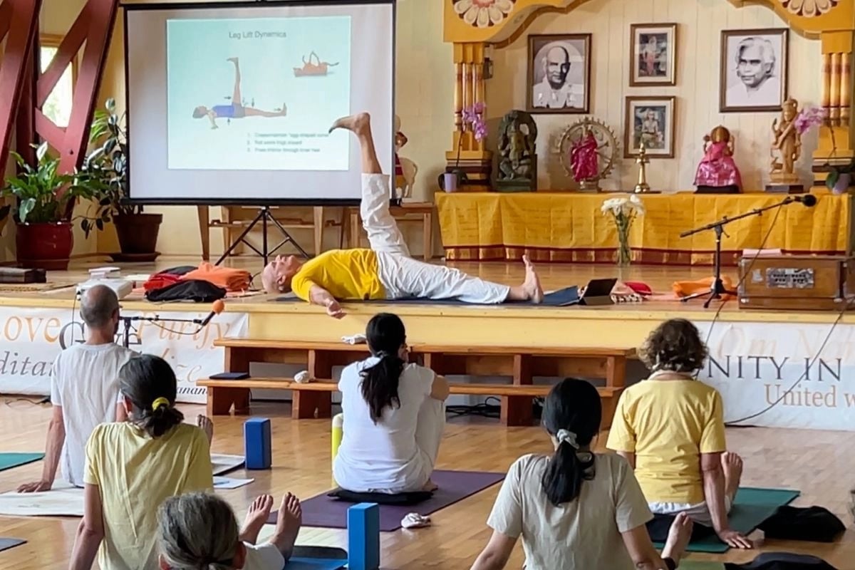 Yogajusteringens principer och praktik