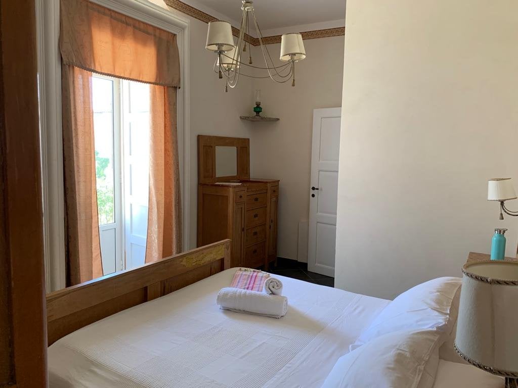 Sommarens lyskraftiga yogaretreat