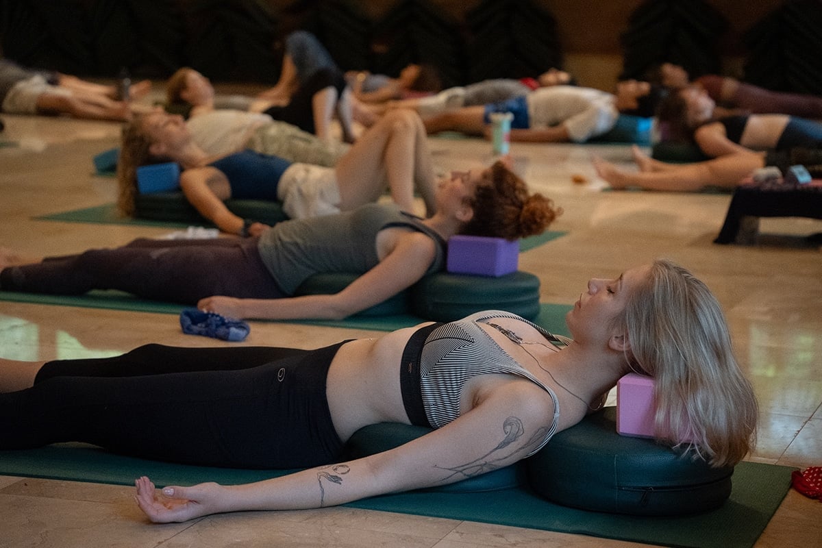 Restorativ yoga- och meditationsutbildning