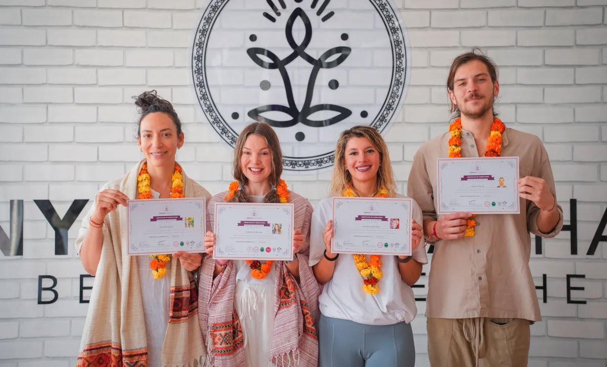 200-timmars yogalärarutbildning i Rishikesh
