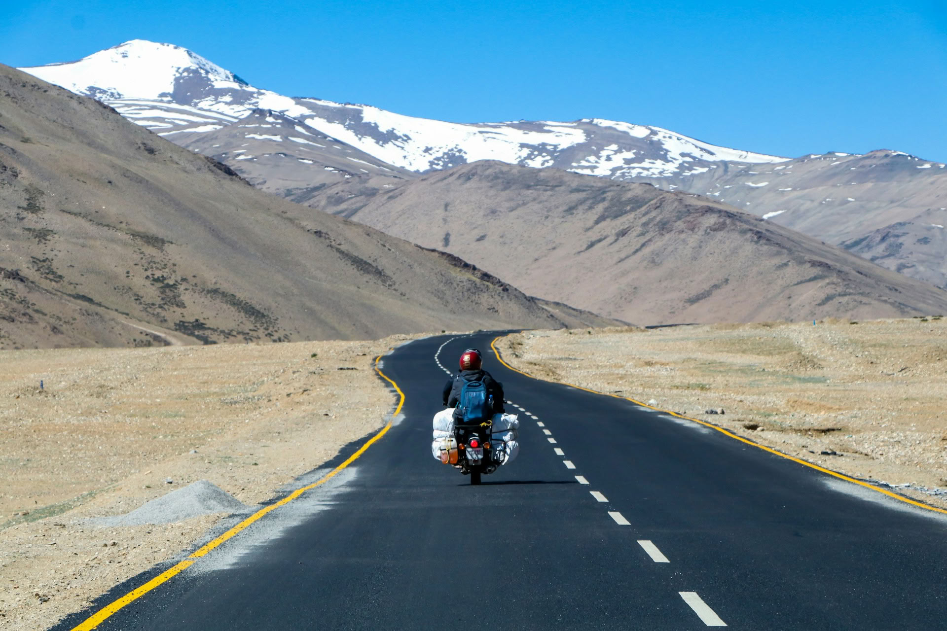 Kulturella leder i Ladakh via Zoji La och byn Turtuk