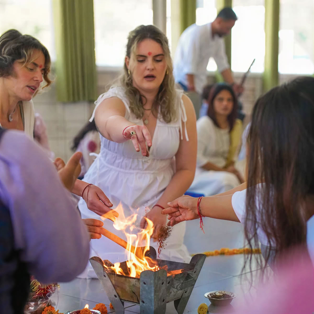 300-timmars yogalärarutbildning i Rishikesh – 1 maj – 27 maj 2026