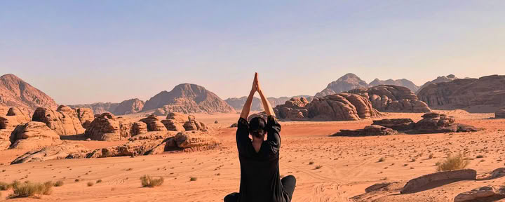 Karmabefrielsens retreat i Wadi Rum och Petra