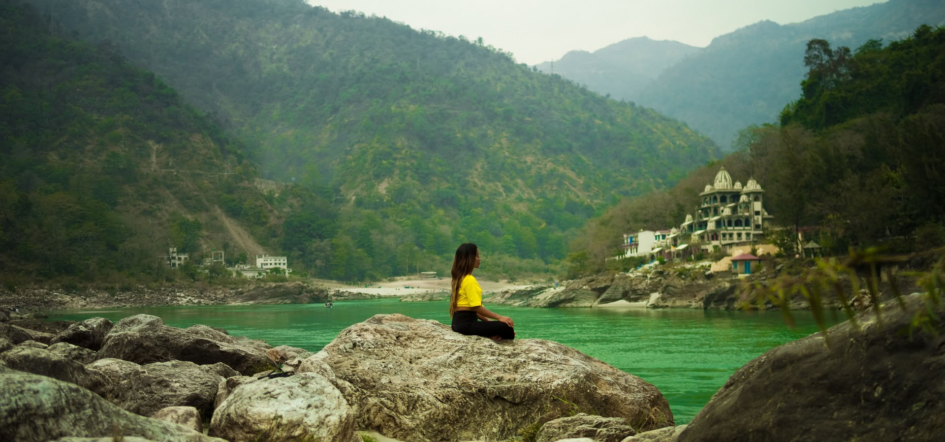 100-timmars holistisk yogalärarutbildning i Rishikesh