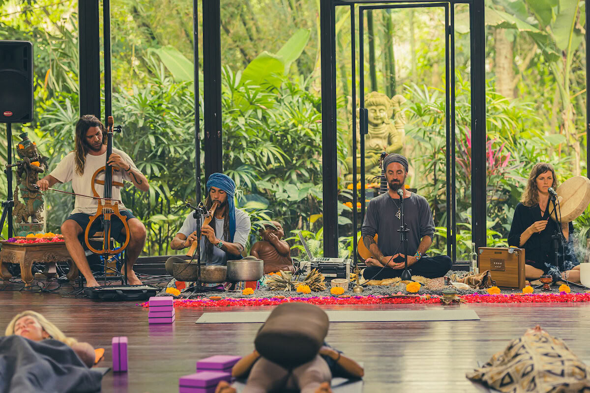 SomaYoga 200 200 timmars lärarutbildning i yoga och somatik på plats