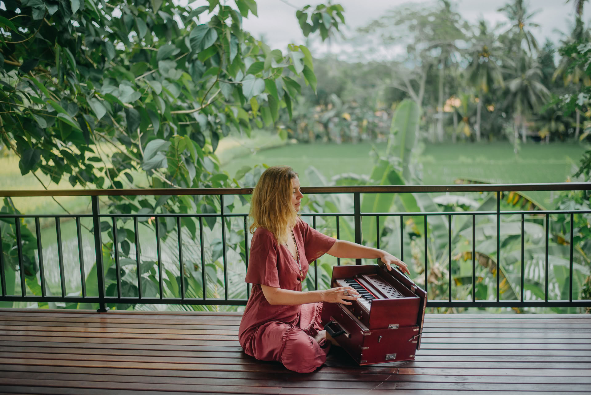 Den nyktra Bhakti Bali-retreaten: Kirtan- och helig cirkel-facilitatorutbildning