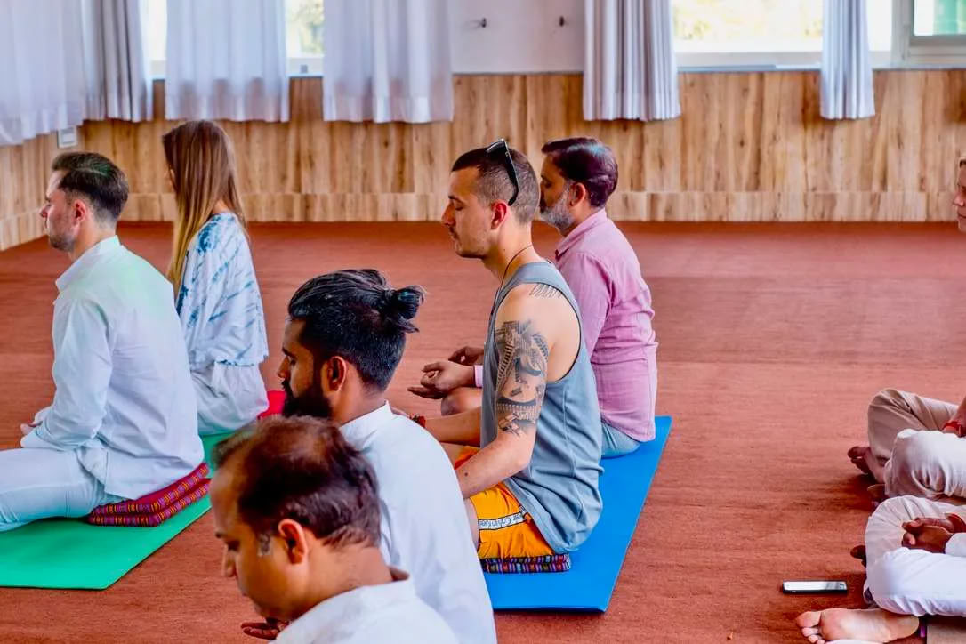 300-timmars lärarutbildning i kundaliniyoga i Rishikesh