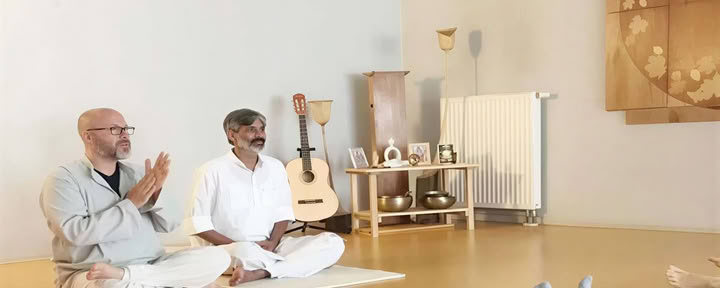 300-timmars lärarutbildning i kundaliniyoga i Rishikesh