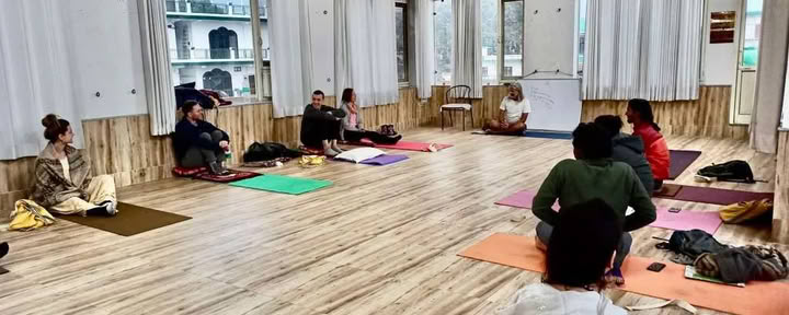 300 timmars Bhaktiyogalärarutbildning i Rishikesh, Indien