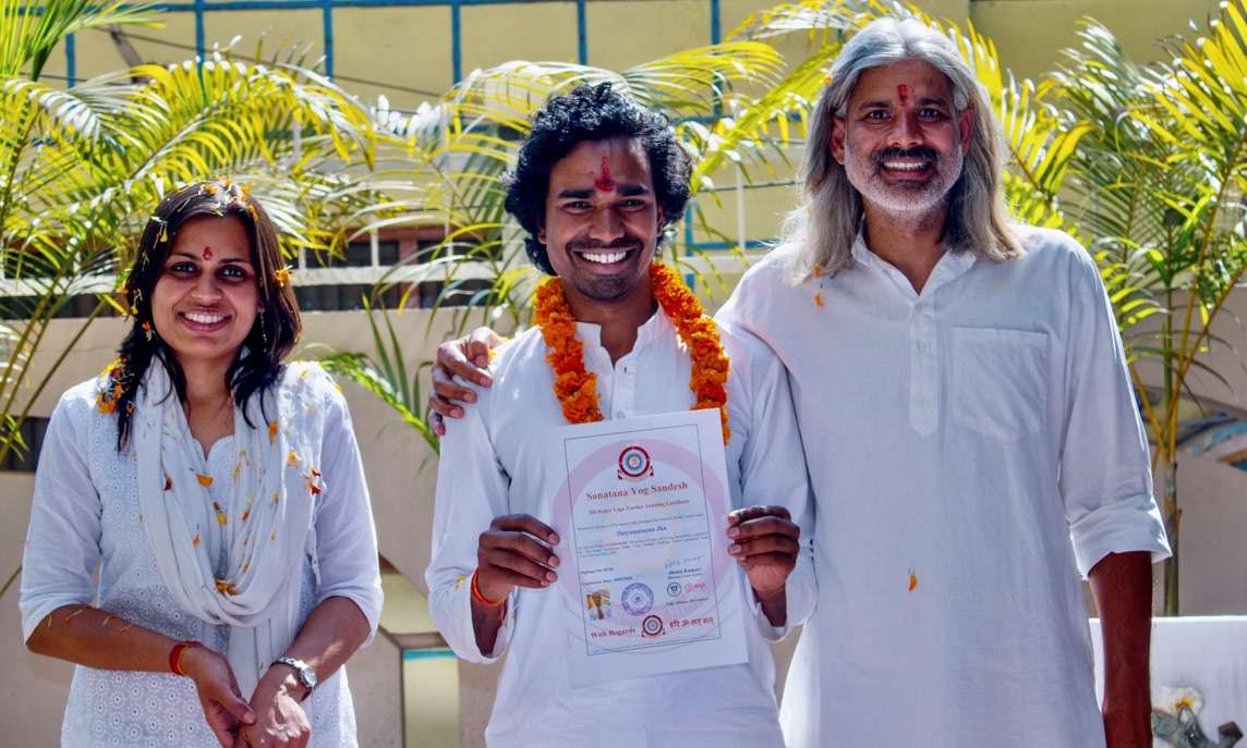 300 timmars lärarutbildning i hatha yoga i Rishikesh, Indien – 01 juli – 18 aug