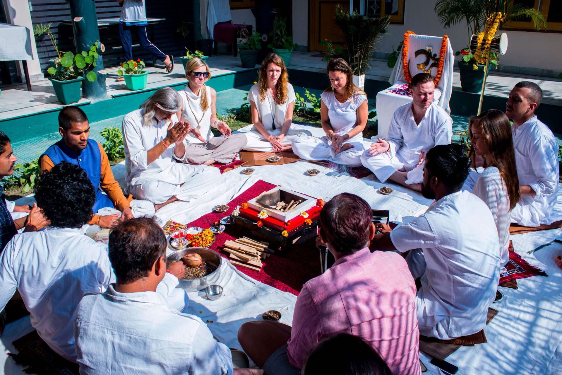 300 timmars lärarutbildning i hatha yoga i Rishikesh, Indien – 01 juli – 18 aug