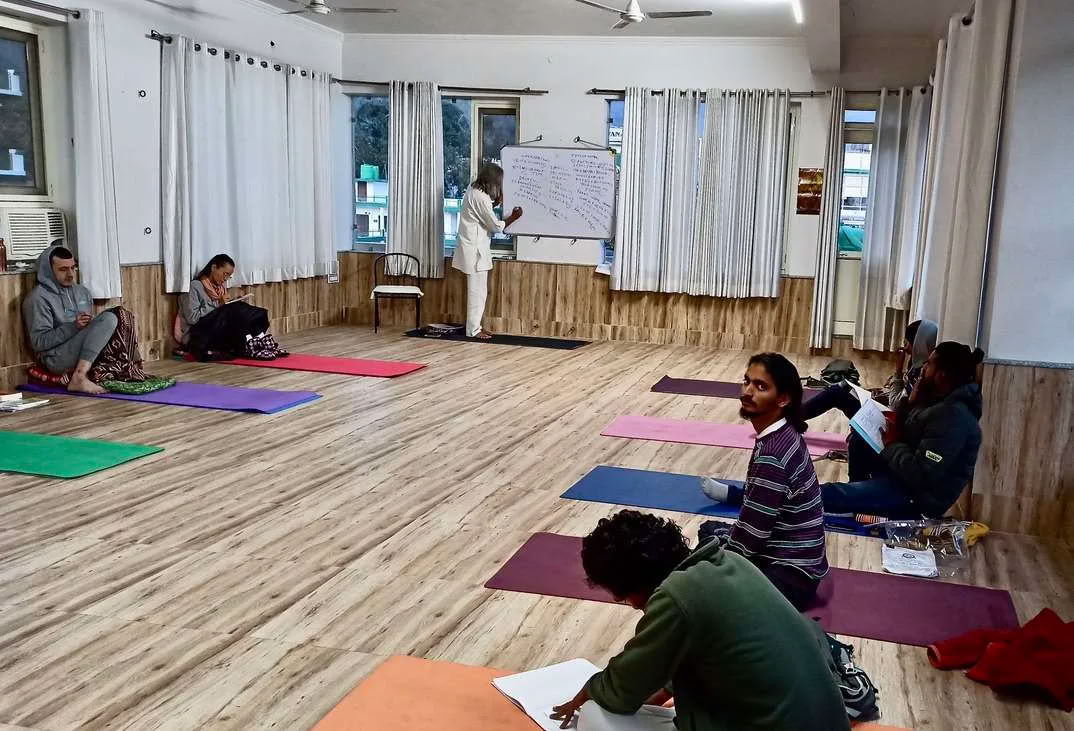 300 timmars lärarutbildning i hatha yoga i Rishikesh, Indien – 01 juli – 18 aug