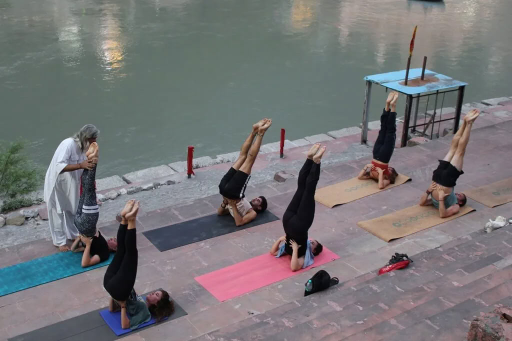 300 timmars lärarutbildning i hatha yoga i Rishikesh, Indien – 01 juli – 18 aug