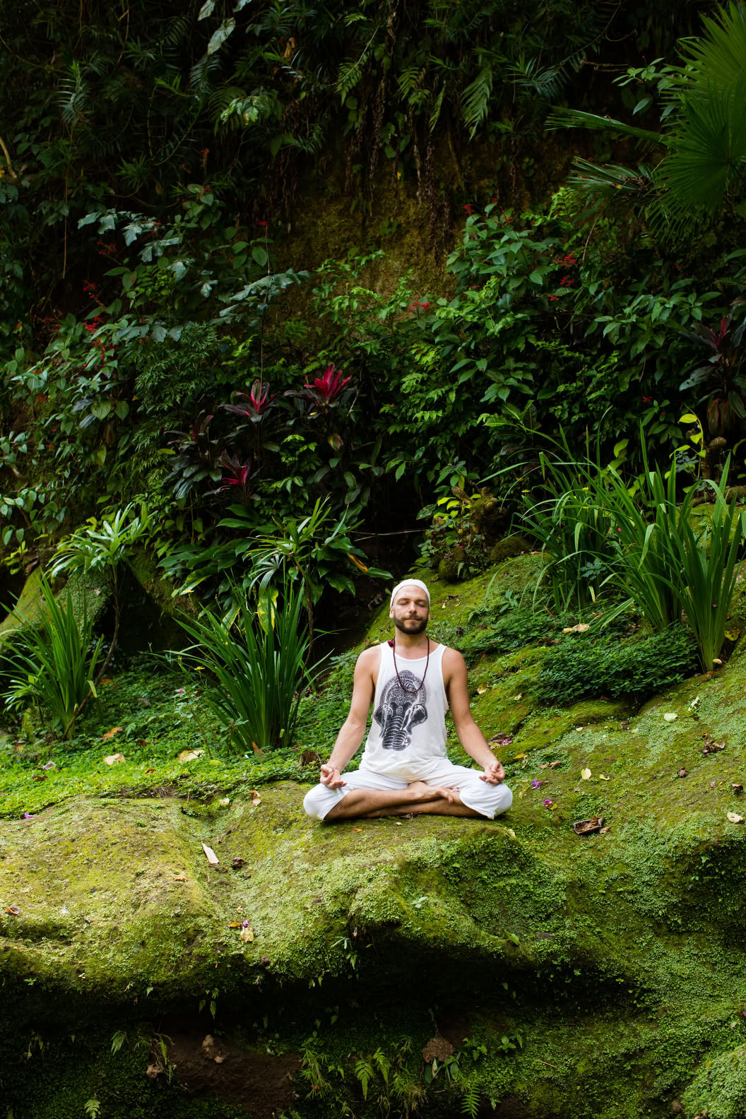Kundaliniyoga grundläggande 200-timmars yogalärarutbildning