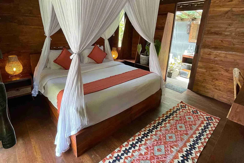 Lucidflow 100 timmar av 300 timmar YTT – yogalärarutbildning på Bali