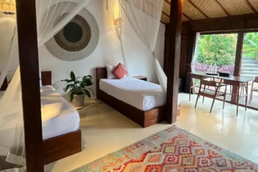 Lucidflow 100 timmar av 300 timmar YTT – yogalärarutbildning på Bali