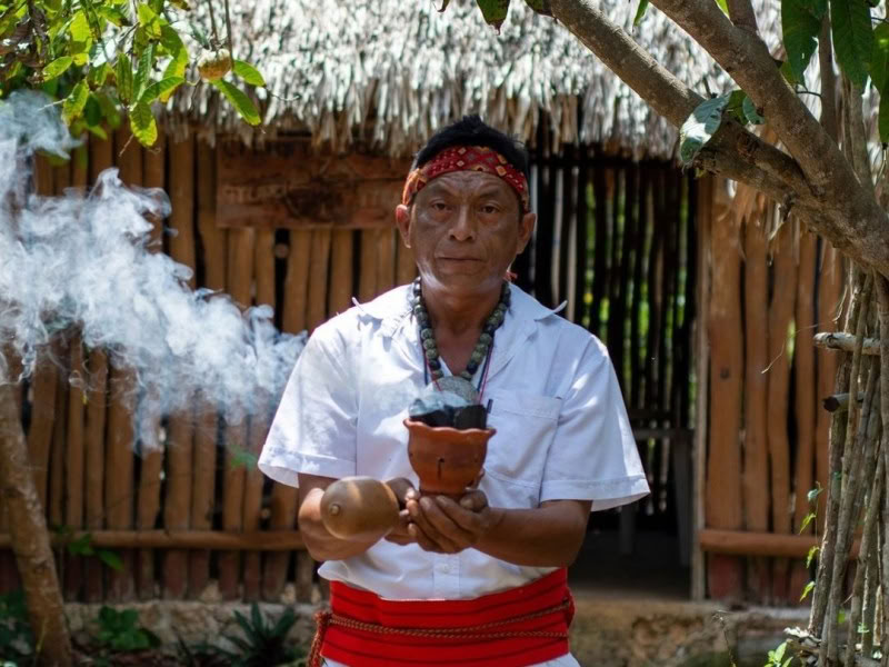 Möte med en mayansk helare i Cobá