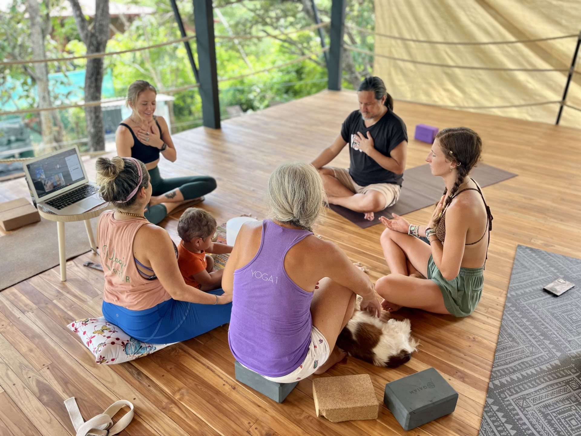 300-timmars avancerad yogalärarutbildning i yoga och ayurveda
