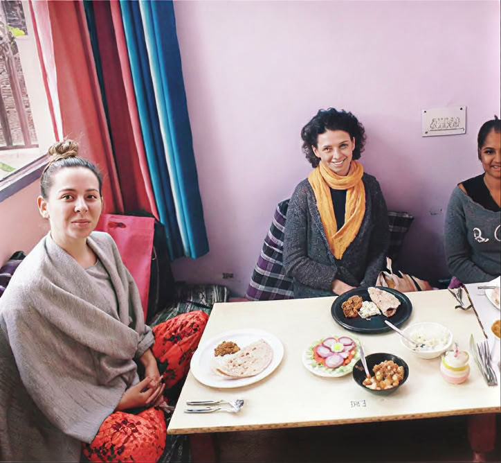 Yoga-retreatkurs av Om Yoga Rishikesh