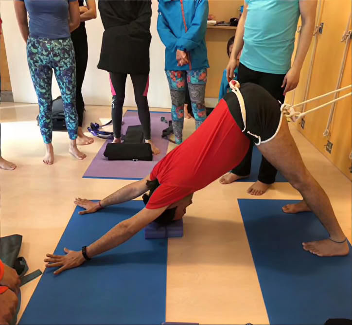 Yoga-retreatkurs av Om Yoga Rishikesh