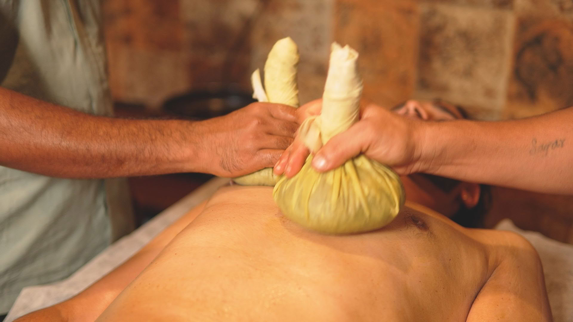 45-dagars certifiering på campus i ayurveda- och naturopatiterapier
