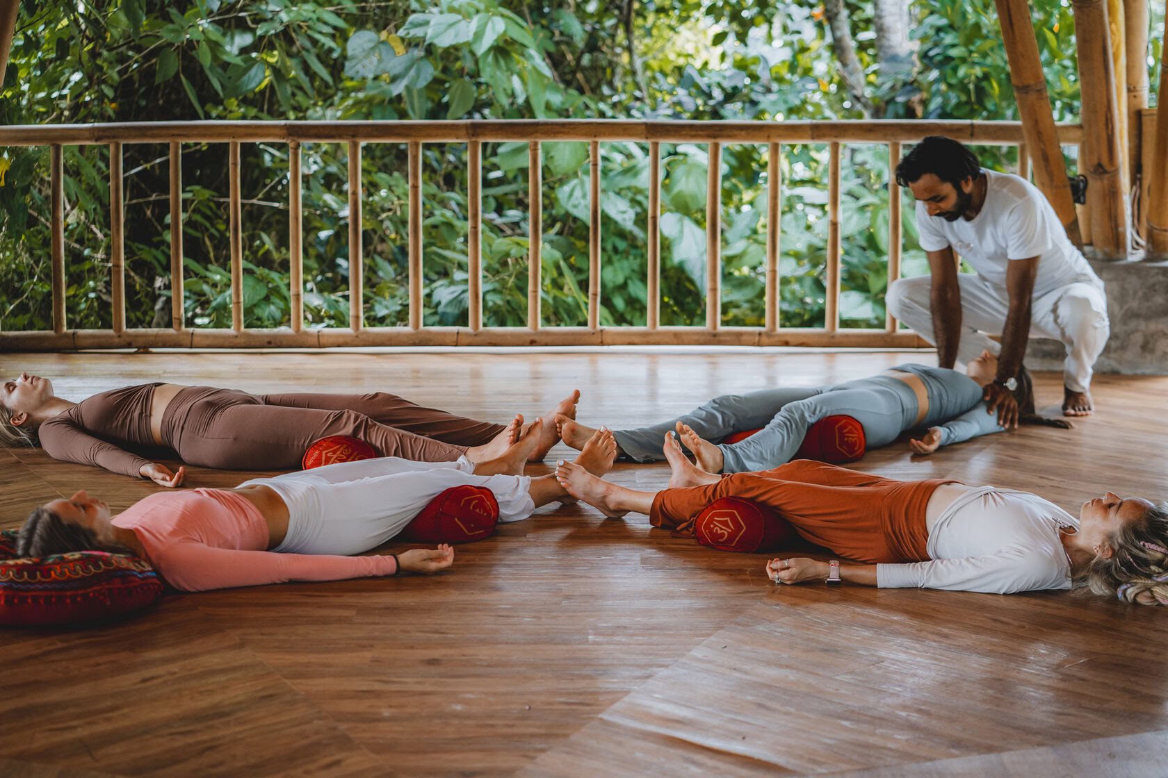 200 timmars yogalärarutbildning på Bali, Amertham