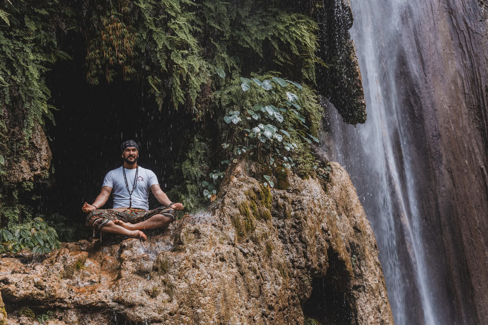 200 timmars YTT i Rishikesh – 12 sep. – 4 okt. 2026