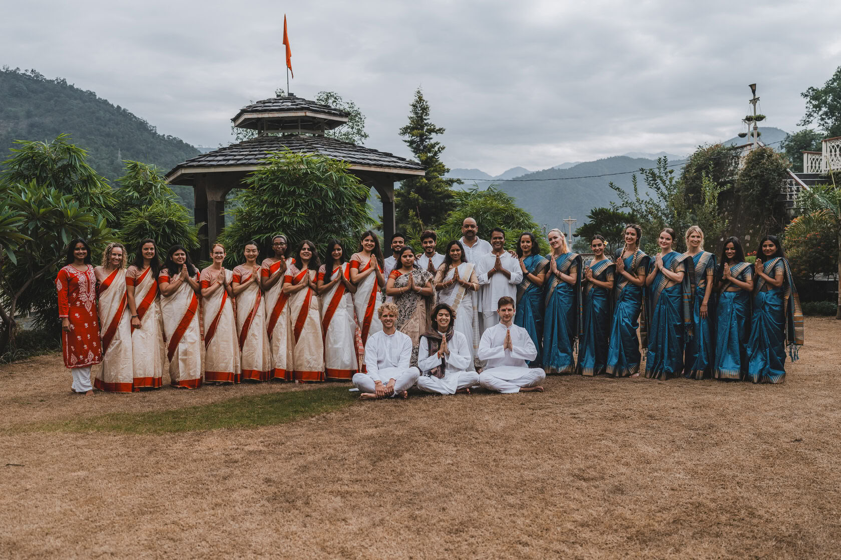 200-timmars YTT i Rishikesh – 27 jan. – 18 feb. 2027