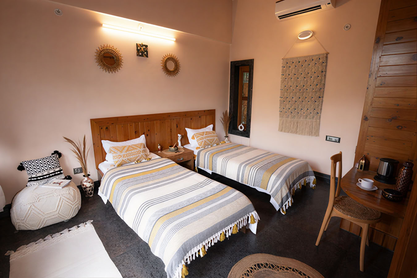300-timmars yogalärarutbildning i Rishikesh – 13 aug–11 sep 2026