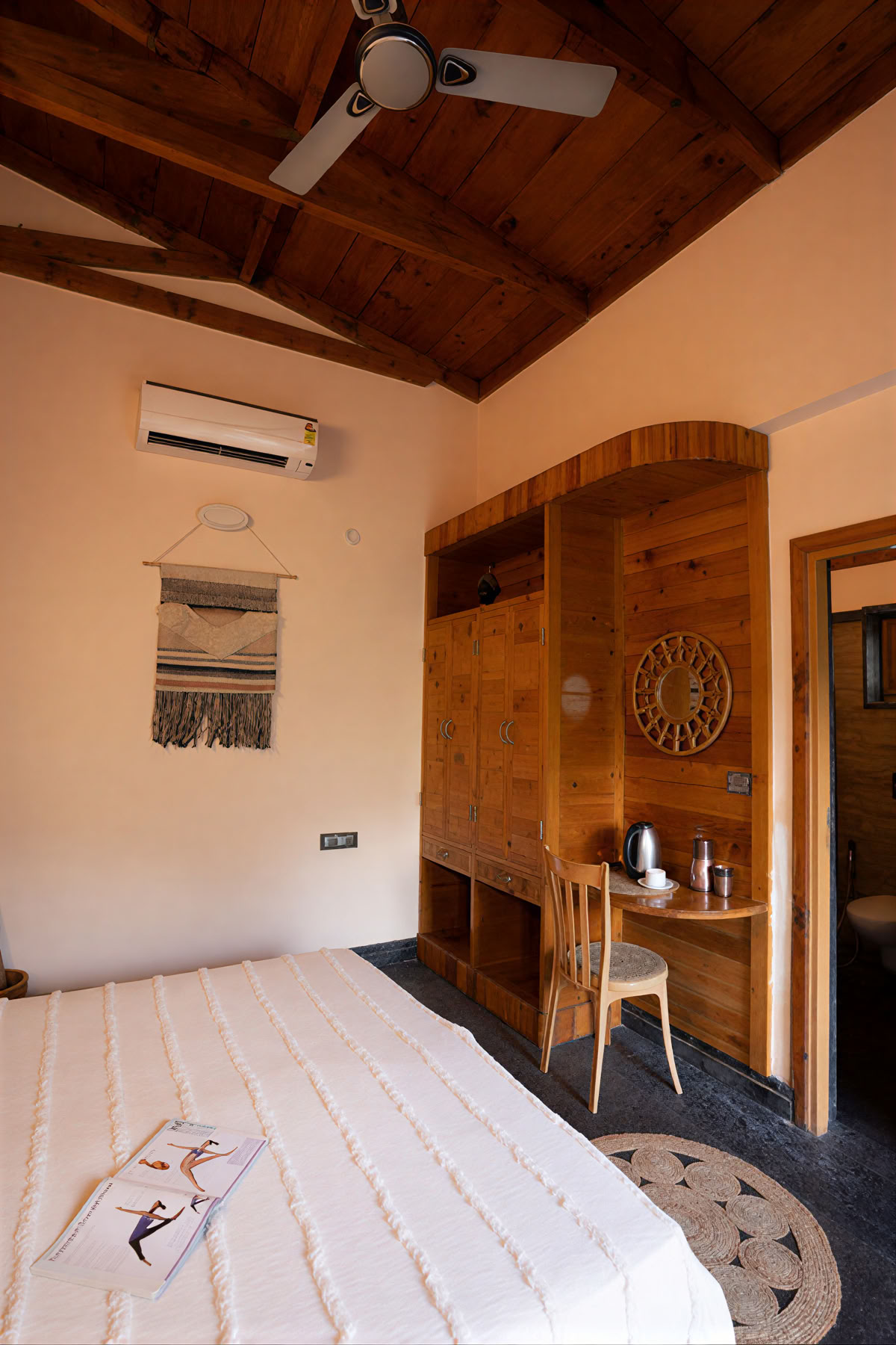 300-timmars yogalärarutbildning i Rishikesh – 13 aug–11 sep 2026