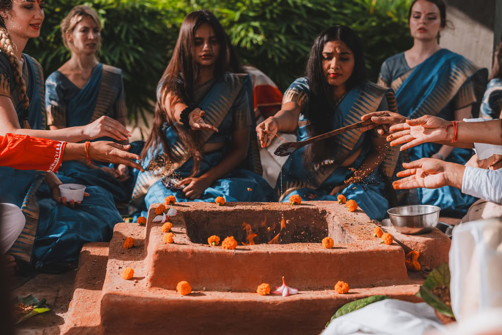300-timmars yogalärarutbildning i Rishikesh – 13 aug–11 sep 2026