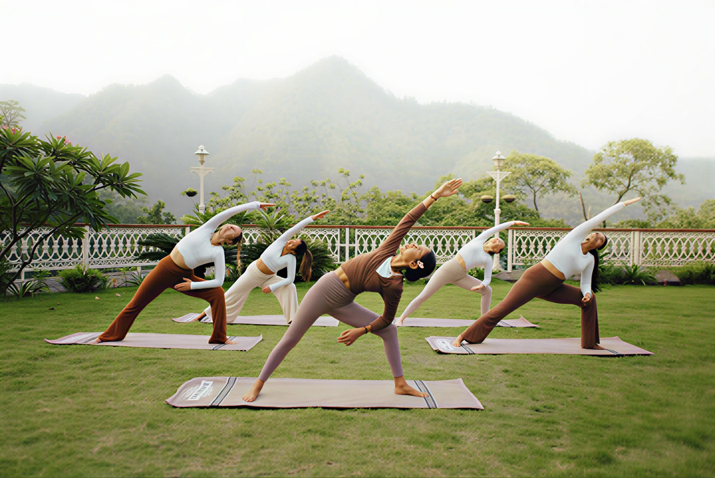 300-timmars yogalärarutbildning i Rishikesh – 28 nov. – 27 dec. 2026